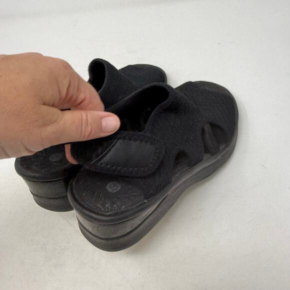 Bzees Comfort Sandals Size 8.5 Black Slip On Stretch Open Toe Walking Shoes - Picture 10 of 12